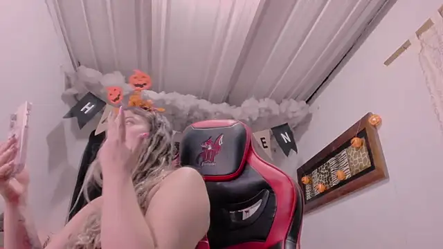 Lauu G online show from October 25, 1:49 am