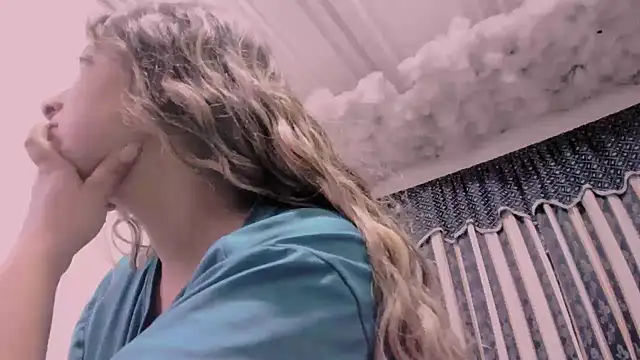 Lauu G online show from September 24, 10:11 am