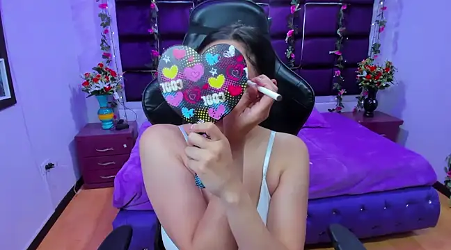 Snapshot of ChloeeTompson_ chatting on January 31, 2:04 am ChloeeTompson online show from January 31, 2:04 am