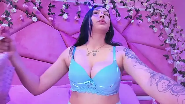 Snapshot of ChloeeTompson_ chatting on March 11, 3:25 am ChloeeTompson online show from March 11, 3:25 am