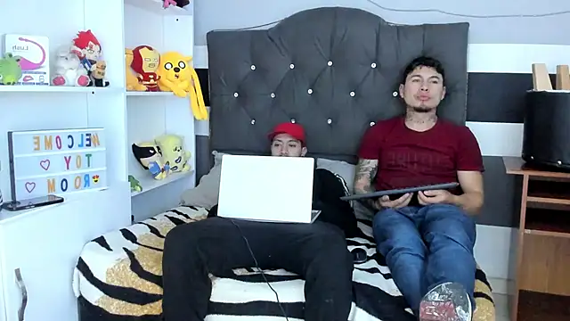 Snapshot of _tatho_perovich_ chatting on December 6, 4:41 am tatho perovich online show from December 6, 4:41 am