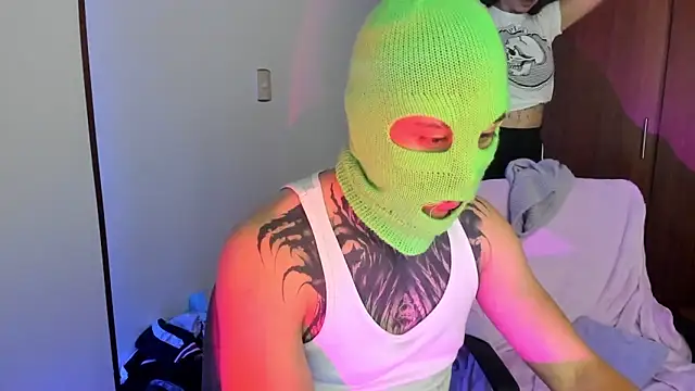 Snapshot of _tatho_perovich_ chatting on February 19, 4:44 am tatho perovich online show from February 19, 4:44 am