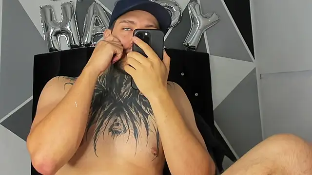 Snapshot of _tatho_perovich_ chatting on December 4, 9:51 pm tatho perovich online show from December 4, 9:51 pm