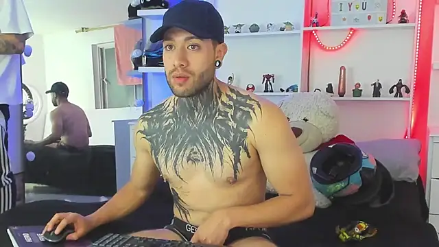 Snapshot of _tatho_perovich_ chatting on December 22, 5:11 am tatho perovich online show from December 22, 5:11 am