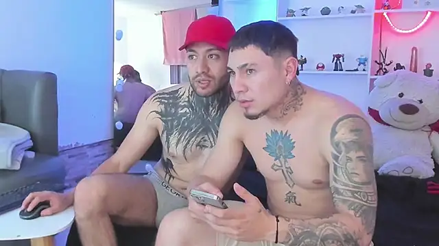 Snapshot of _tatho_perovich_ chatting on December 24, 6:55 am tatho perovich online show from December 24, 6:55 am