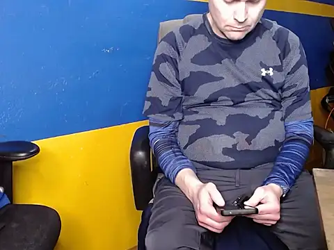 shyhuskyguy online show from January 8, 4:29 am