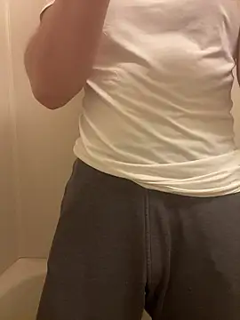 Snapshot of YU-KI00 chatting on November 16, 11:15 am YU-KI00 online show from November 16, 11:15 am