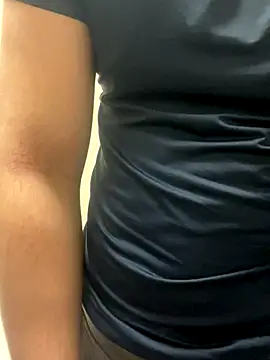 Snapshot of YU-KI00 chatting on November 28, 10:15 am YU-KI00 online show from November 28, 10:15 am