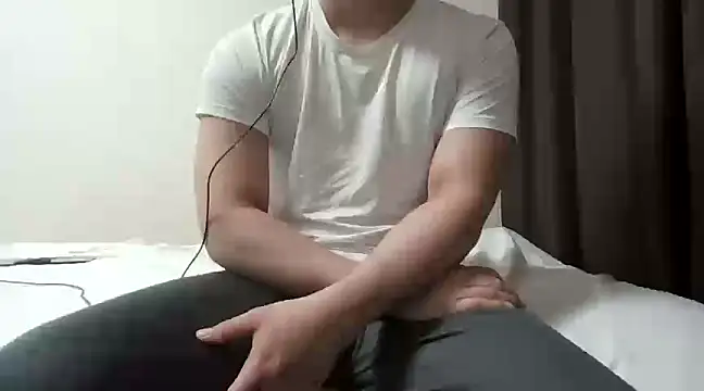 Snapshot of YU-KI00 chatting on March 23, 3:32 am YU-KI00 online show from March 23, 3:32 am