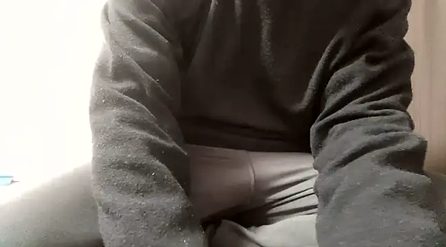 Snapshot of YU-KI00 chatting on March 8, 3:39 am YU-KI00 online show from March 8, 3:39 am