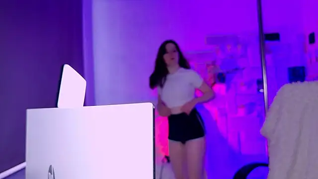 Snapshot of AnnTerry_ chatting on February 3, 8:19 am AnnTerry online show from February 3, 8:19 am