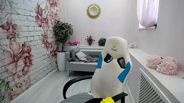 Snapshot of Cutie_Asya chatting on October 6, 4:24 am Cutie Asya online show from October 6, 4:24 am
