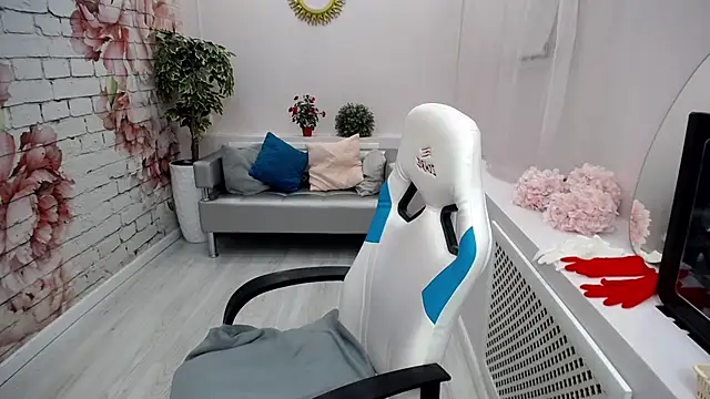 Snapshot of Cutie_Asya chatting on February 4, 5:10 am Cutie Asya online show from February 4, 5:10 am