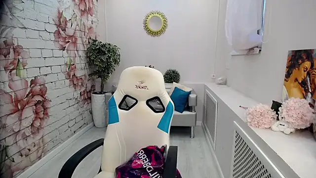 Snapshot of Cutie_Asya chatting on November 3, 4:17 am Cutie Asya online show from November 3, 4:17 am