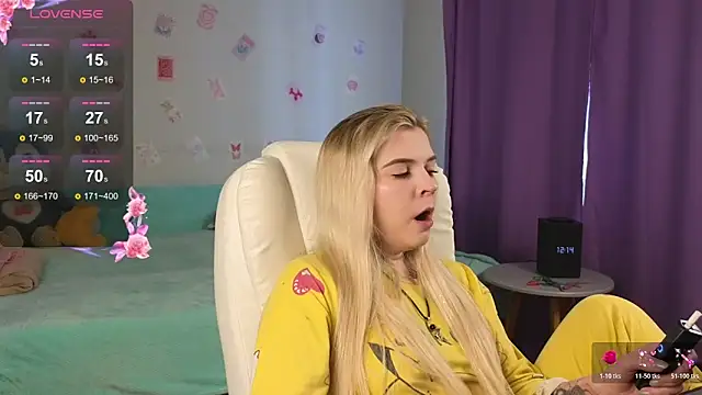 Snapshot of Kate_Legend chatting on February 7, 5:15 am Kate Legend online show from February 7, 5:15 am