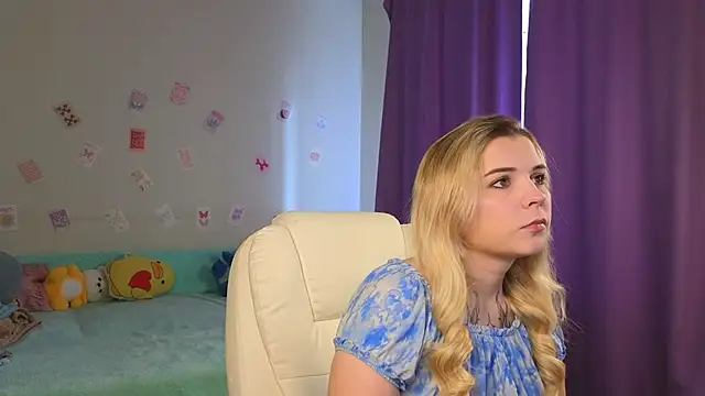 Kate Legend online show from May 28, 3:58 am