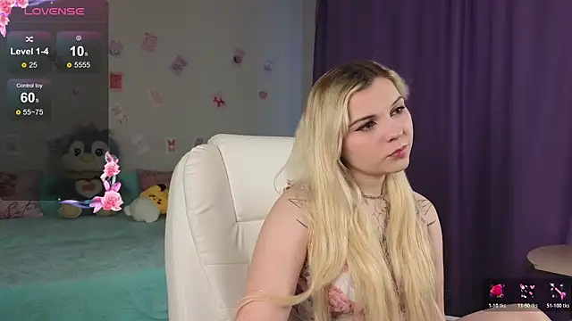 Snapshot of Kate_Legend chatting on December 14, 3:13 am Kate Legend online show from December 14, 3:13 am