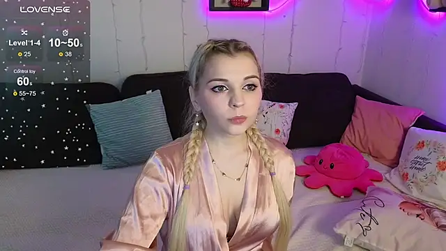 Snapshot of Kate_Legend chatting on March 9, 2:18 am Kate Legend online show from March 9, 2:18 am