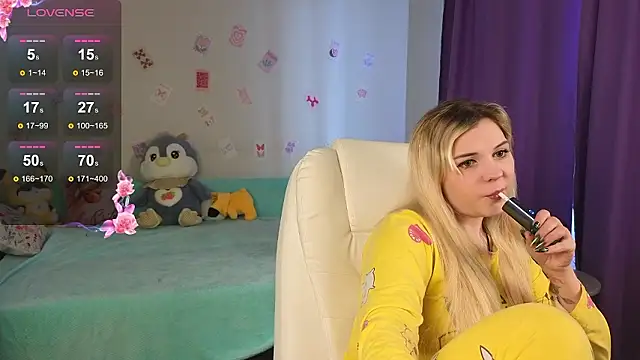 Snapshot of Kate_Legend chatting on January 13, 5:11 am Kate Legend online show from January 13, 5:11 am