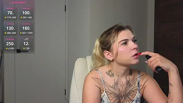 Snapshot of Kate_Legend chatting on July 18, 3:59 am Kate Legend online show from July 18, 3:59 am