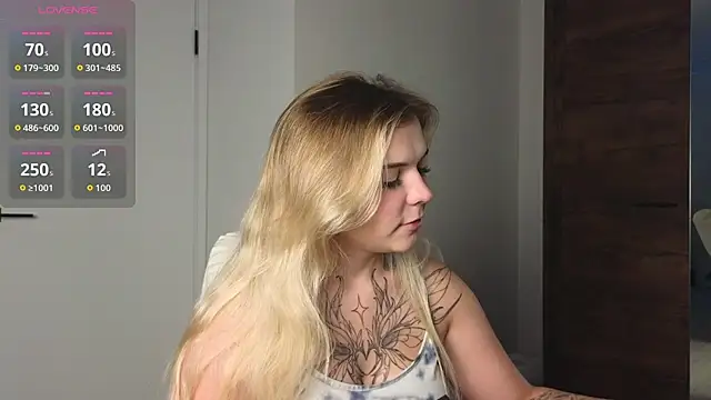Snapshot of Kate_Legend chatting on July 17, 4:21 am Kate Legend online show from July 17, 4:21 am