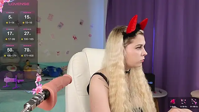 Snapshot of Kate_Legend chatting on November 15, 4:05 am Kate Legend online show from November 15, 4:05 am