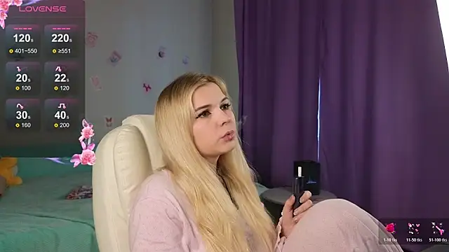 Snapshot of Kate_Legend chatting on February 10, 4:55 am Kate Legend online show from February 10, 4:55 am