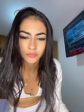 emilie xx  online show from May 13, 2:51 am