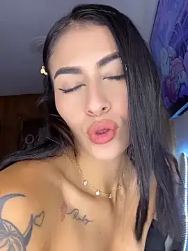 emilie xx  online show from June 5, 5:29 pm