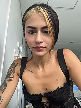 emilie xx  online show from June 25, 4:23 pm