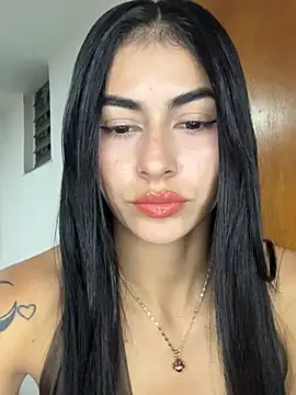 emilie xx  online show from March 10, 10:47 pm