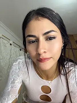 emilie xx  online show from May 30, 4:41 am