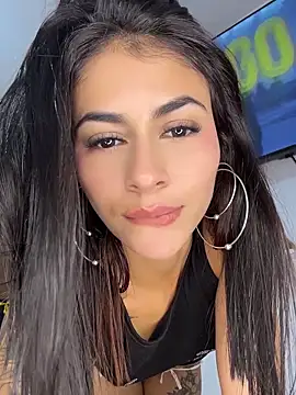 emilie xx  online show from May 10, 3:54 am