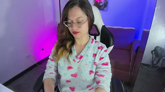 Snapshot of blackberrys_ chatting on November 30, 1:01 pm blackberrys online show from November 30, 1:01 pm