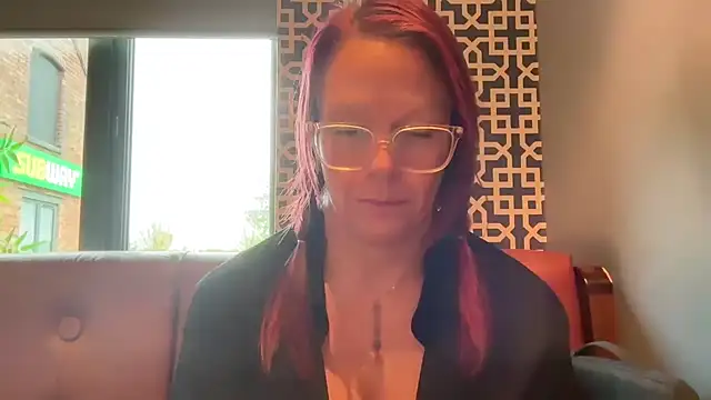 Snapshot of MelodyRoseUk chatting on November 11, 11:16 am MelodyRoseUk online show from November 11, 11:16 am