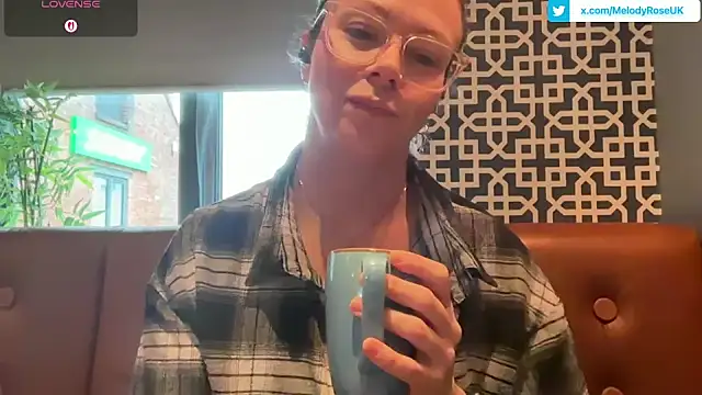 Snapshot of MelodyRoseUk chatting on February 12, 10:15 am MelodyRoseUk online show from February 12, 10:15 am