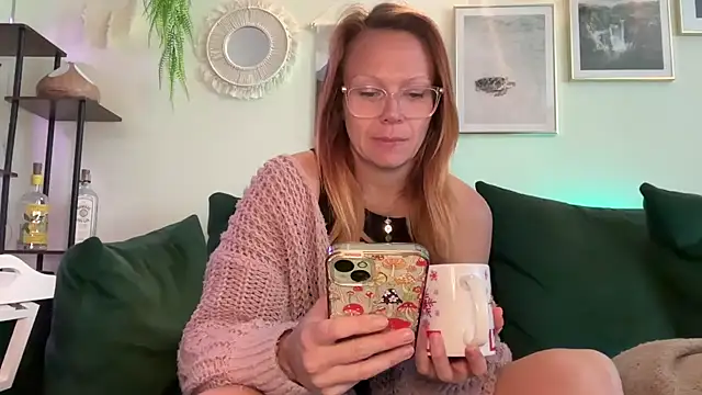 MelodyRoseUk online show from May 12, 10:21 am