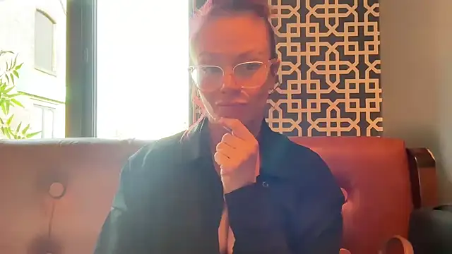 Snapshot of MelodyRoseUk chatting on November 5, 11:35 am MelodyRoseUk online show from November 5, 11:35 am