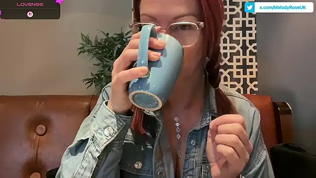 Snapshot of MelodyRoseUk chatting on November 25, 10:48 am MelodyRoseUk online show from November 25, 10:48 am