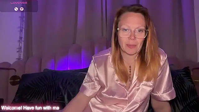 MelodyRoseUk online show from April 20, 9:38 pm