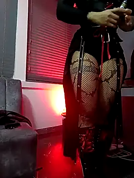 Snapshot of ShelyneMonique chatting on March 23, 5:32 am ShelyneMonique online show from March 23, 5:32 am