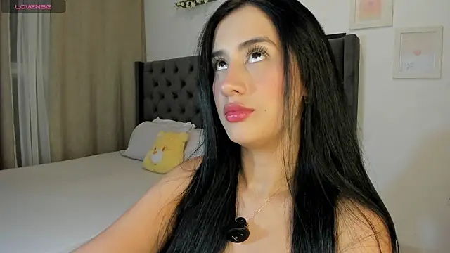 Amiirra  online show from July 10, 2:55 am