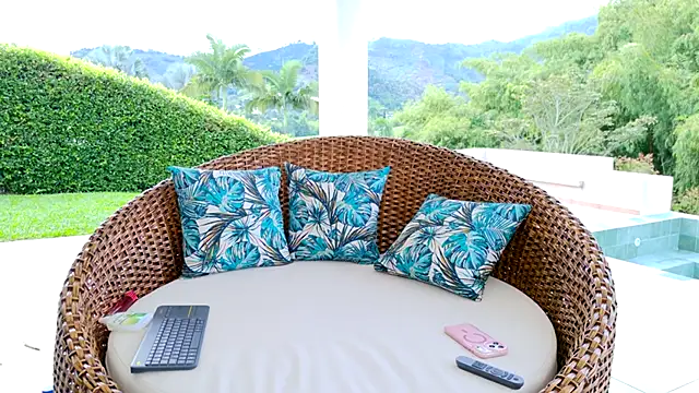 kimberly  online show from December 19, 9:39 pm