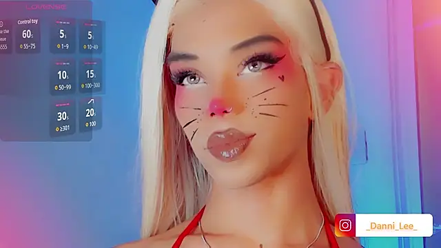 DanniLee  online show from October 31, 10:16 pm