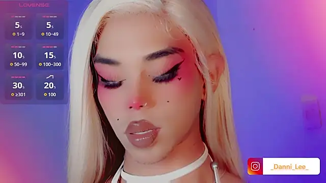 DanniLee  online show from November 28, 10:43 pm