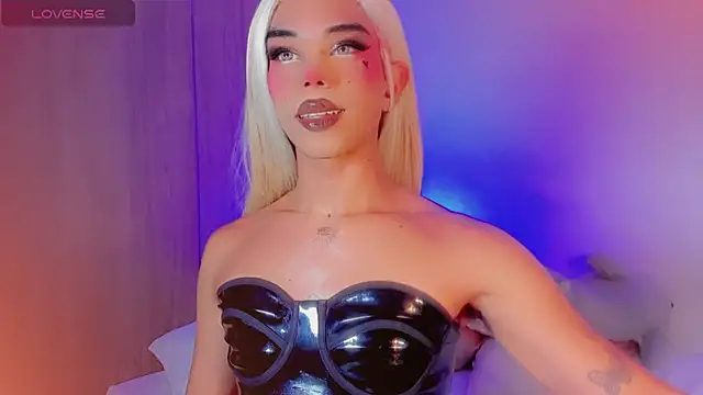 DanniLee  online show from March 13, 7:08 pm