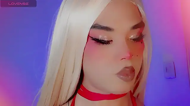 DanniLee  online show from November 29, 11:05 pm