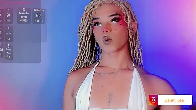 DanniLee  online show from October 21, 10:20 pm