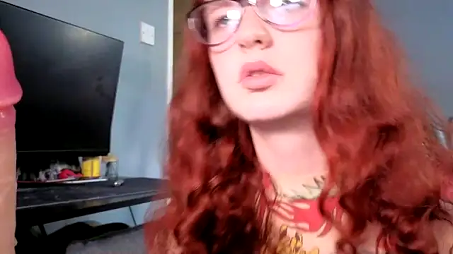 ENGLISHEMILY 69 online show from October 16, 10:23 am