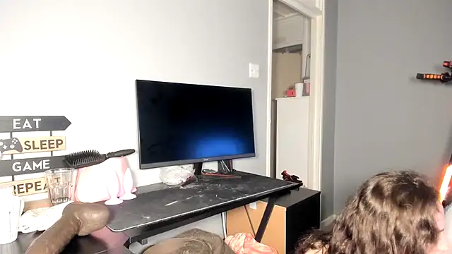 ENGLISHEMILY 69 online show from March 22, 10:15 pm